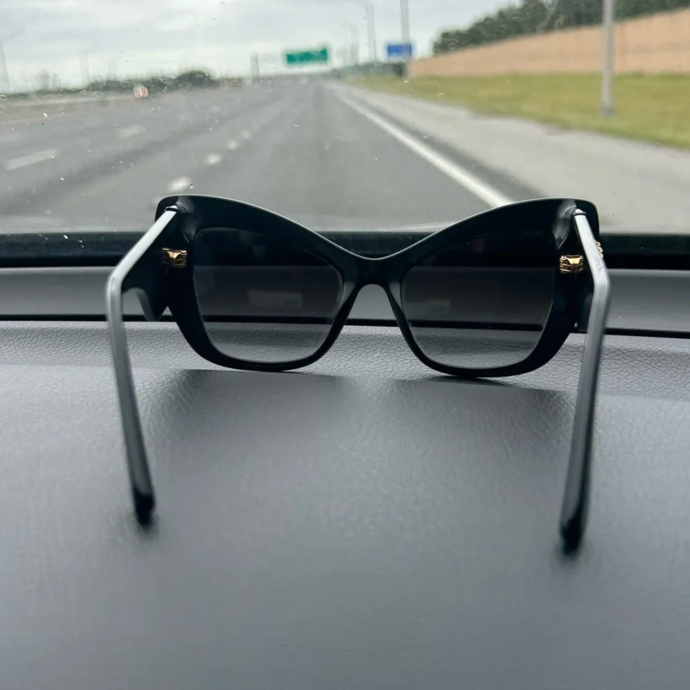 Dolce & Gabbana DG Heart Logo Cats Eye Sunglasses - Picture 4 of 10